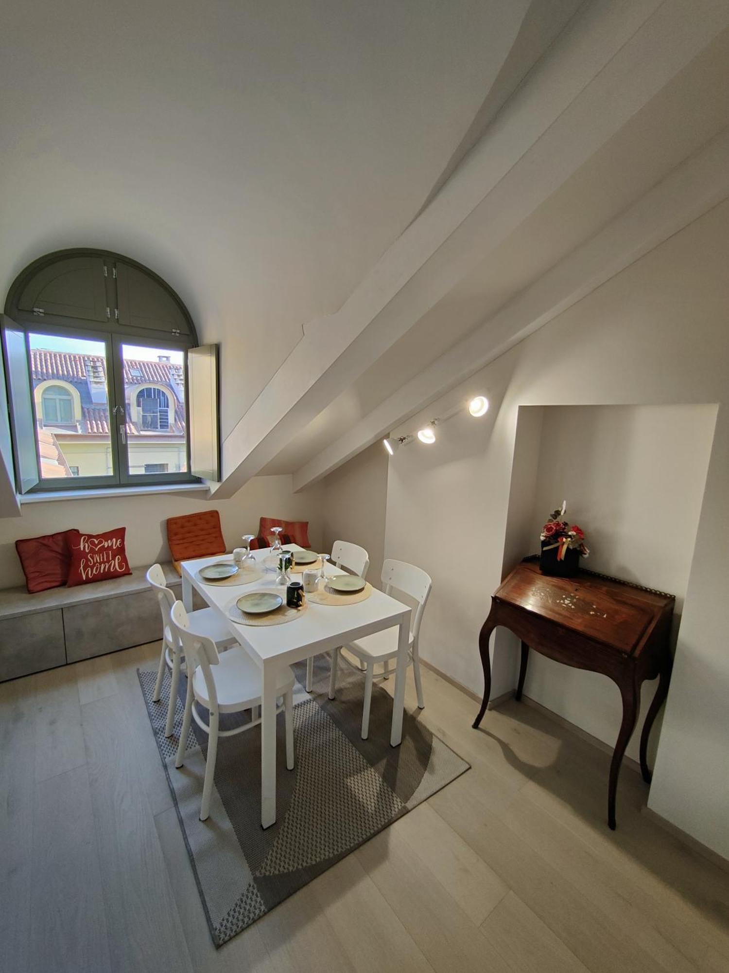 Mansarda Luxury: Lagrange Centro Apartment Turin Bagian luar foto